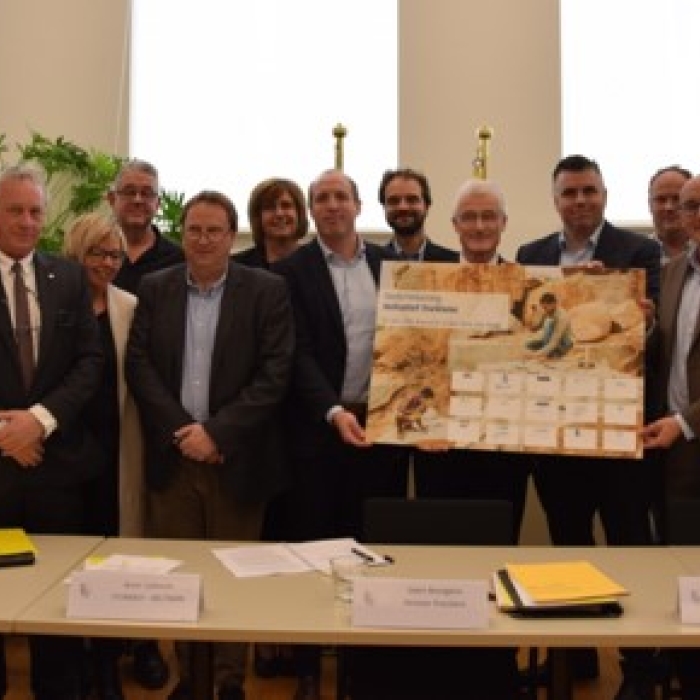 Ondertekenen TruStone convenant.